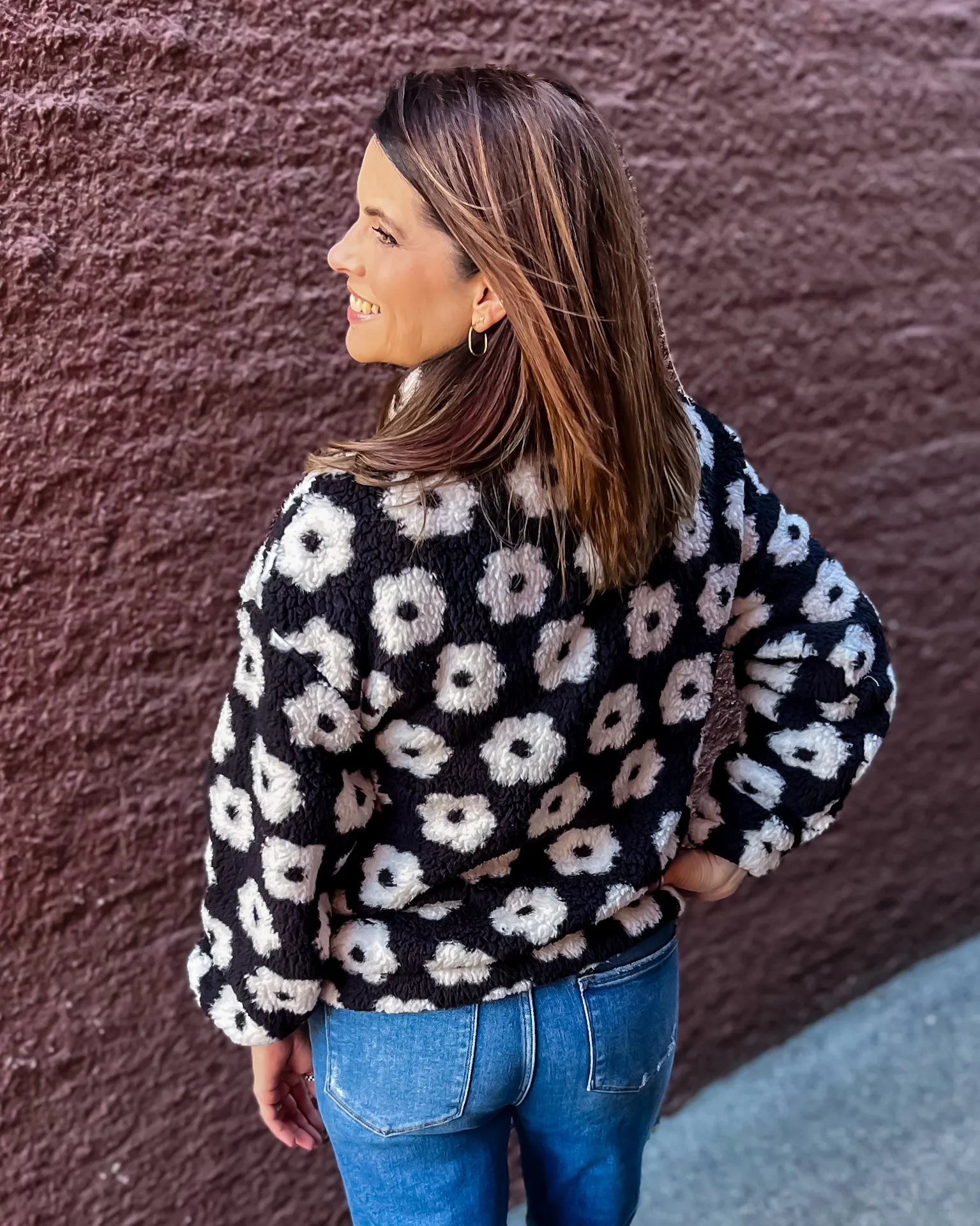 Black/White Daisy Print Sherpa Pullover