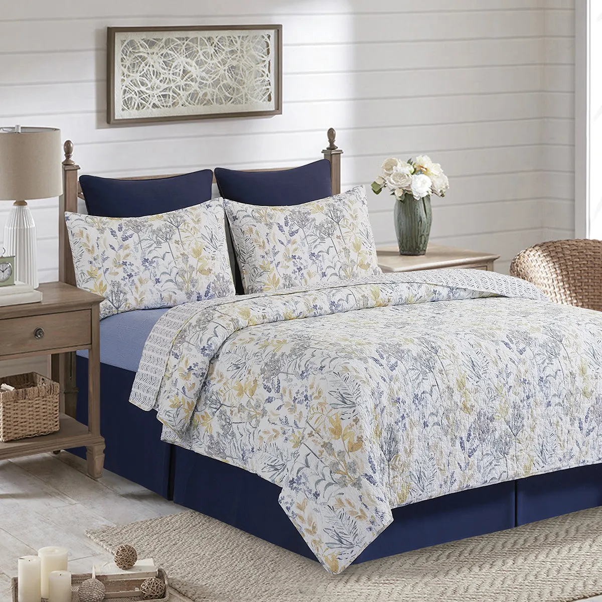 Freesia Quilt Set